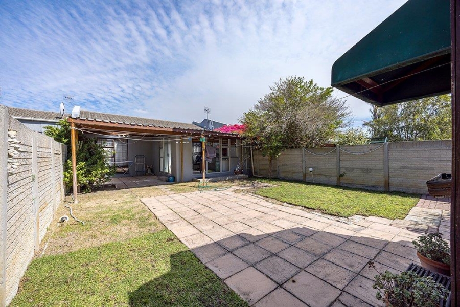 2 Bedroom Property for Sale in Table View Western Cape